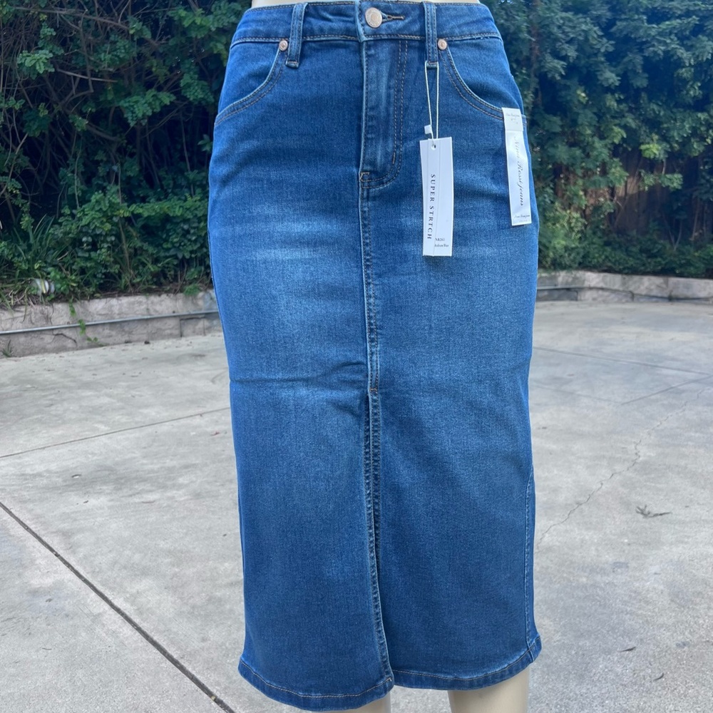 Denim skirt medium wash front slit